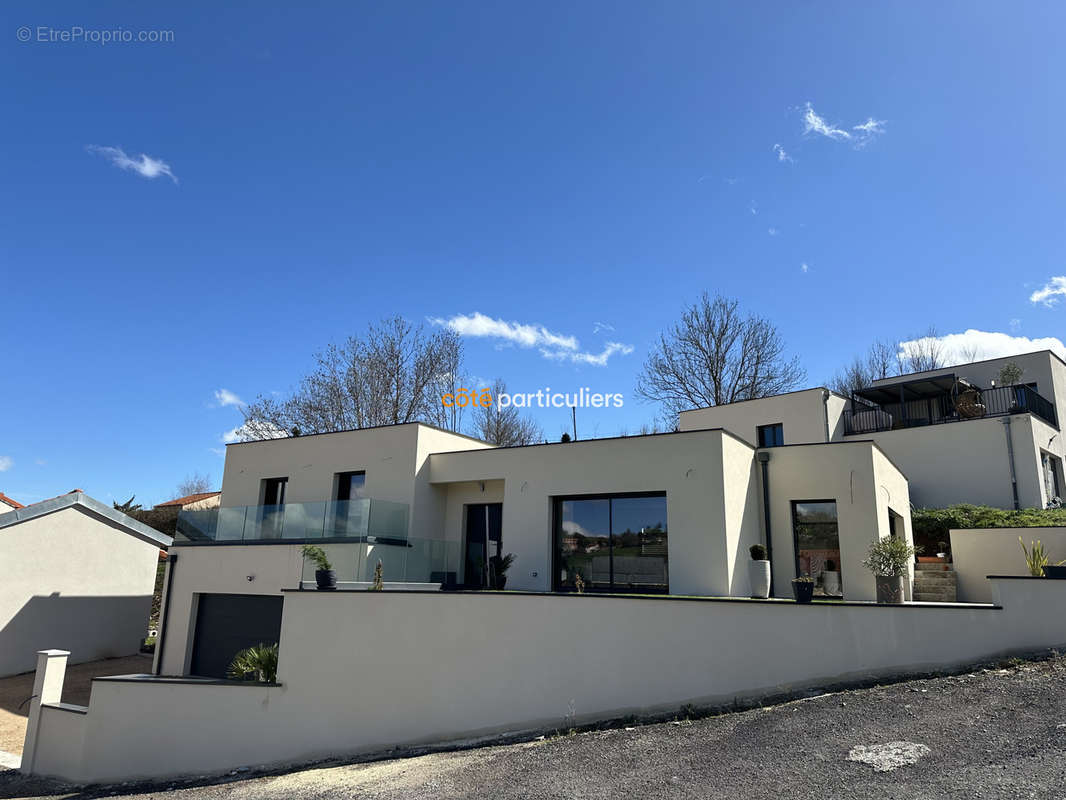 Maison à VALS-PRES-LE-PUY