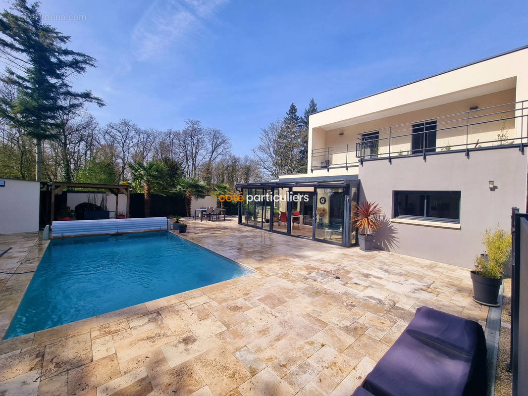 Maison à SAINT-CYR-SUR-LOIRE