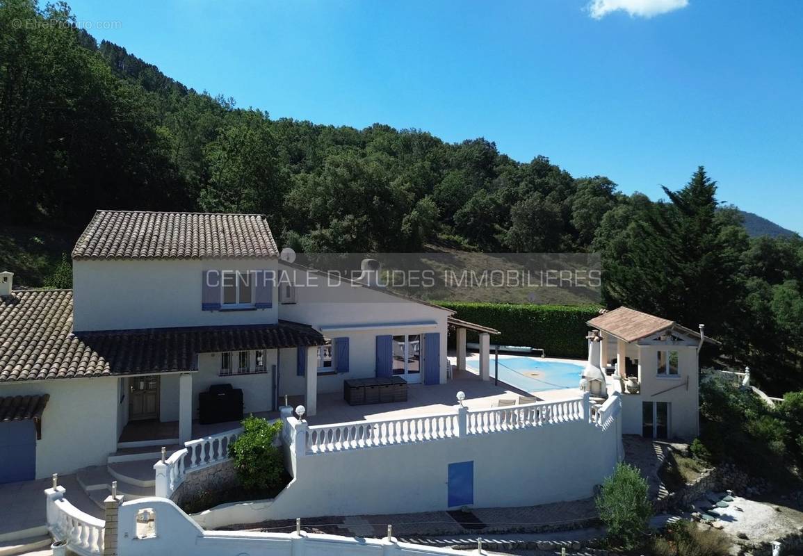 Maison à LES ADRETS-DE-L&#039;ESTEREL