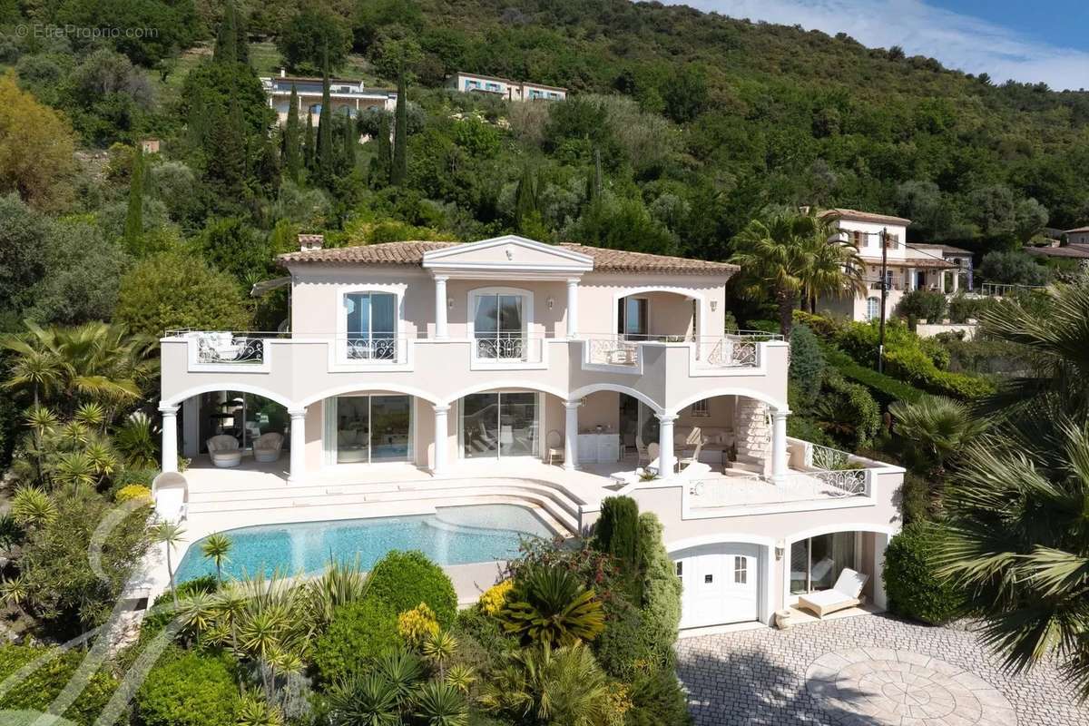 Maison à TOURRETTES-SUR-LOUP