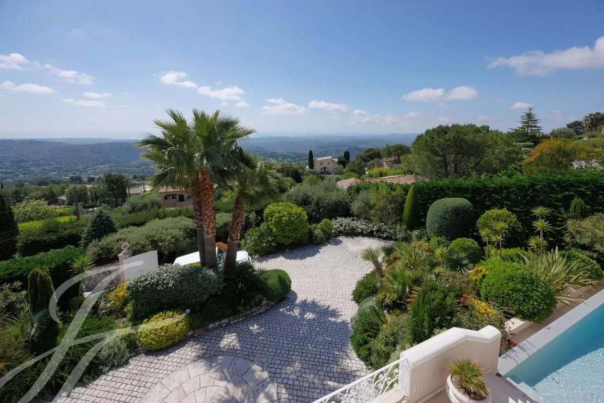 Maison à TOURRETTES-SUR-LOUP