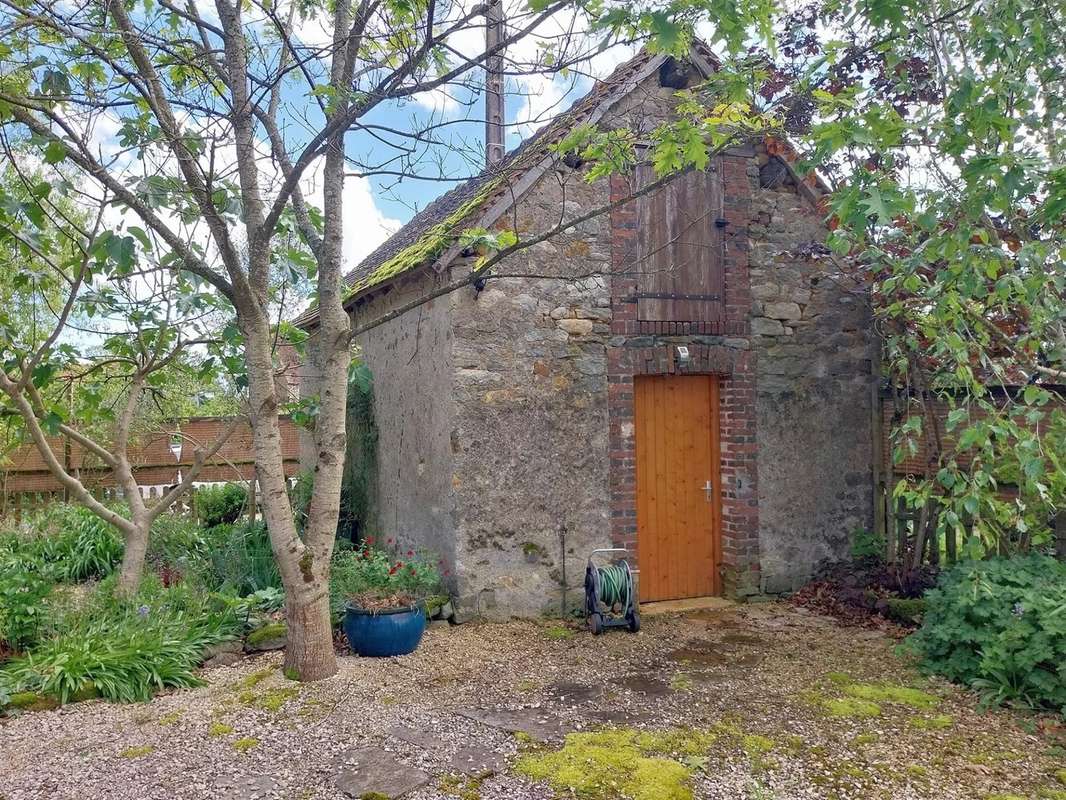 Maison à COULONGES