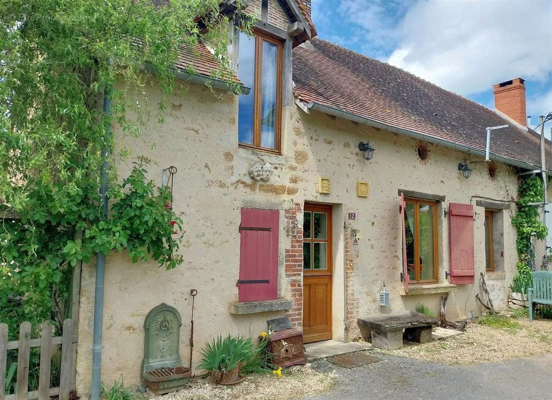 Maison à COULONGES