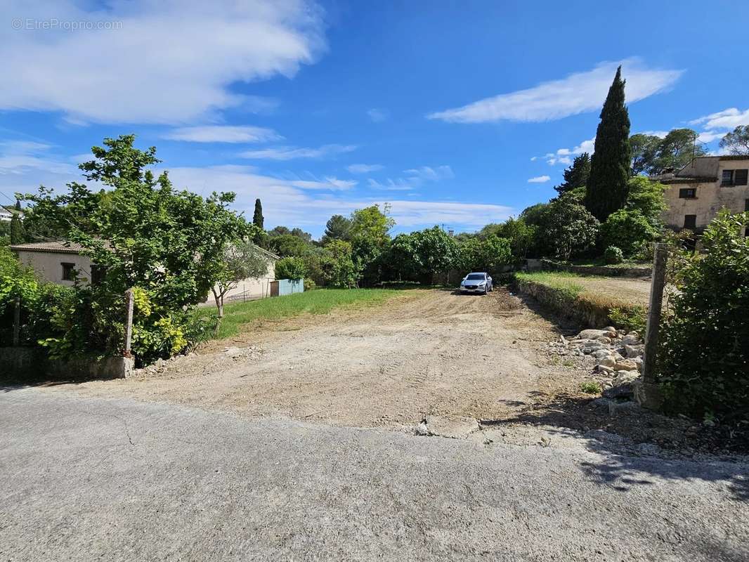 Terrain à MOUGINS