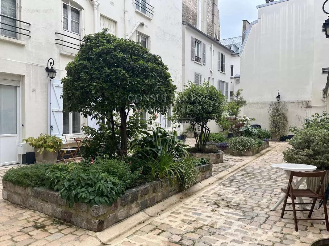 Appartement à PARIS-7E