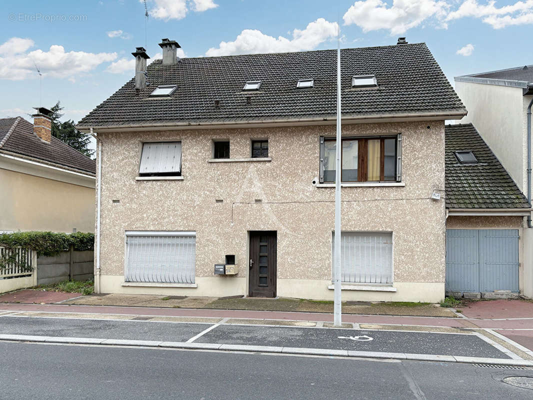 Appartement à SAINTE-GENEVIEVE-DES-BOIS