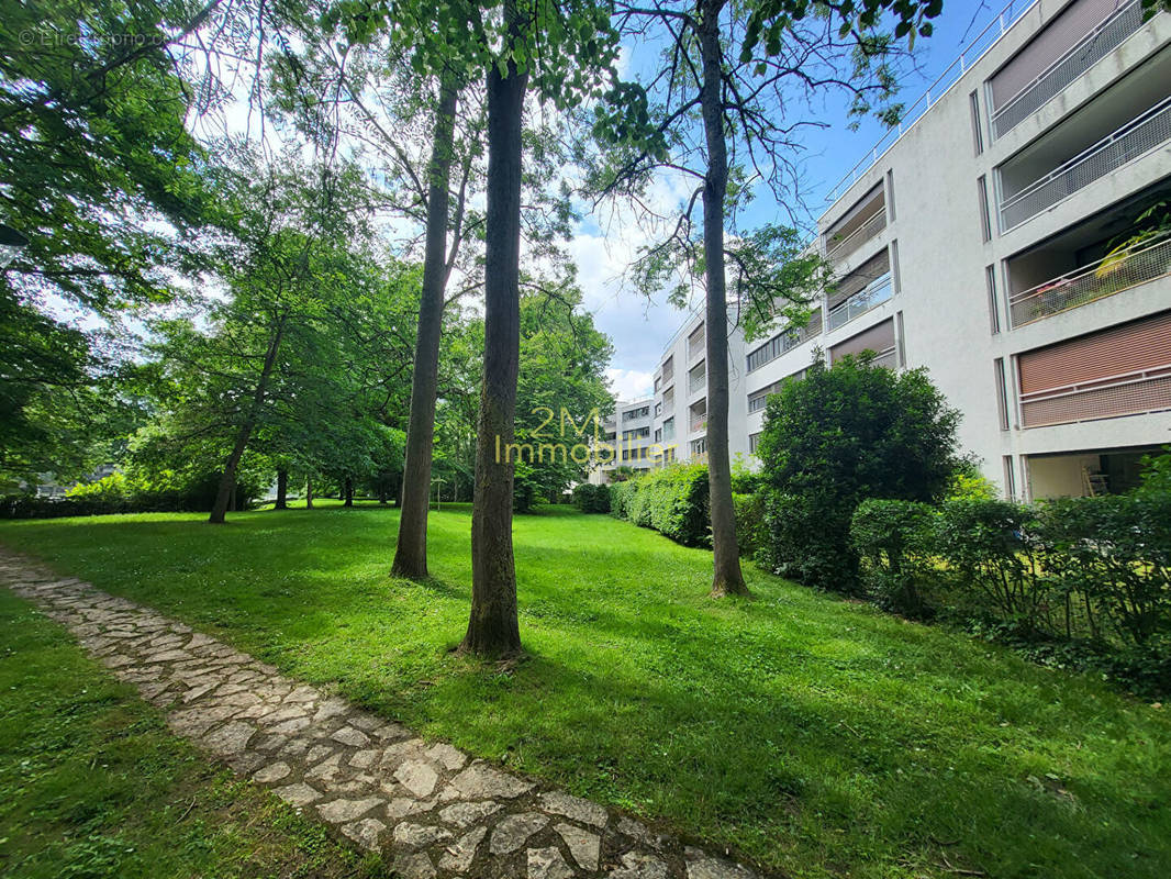 Appartement à VAUX-LE-PENIL