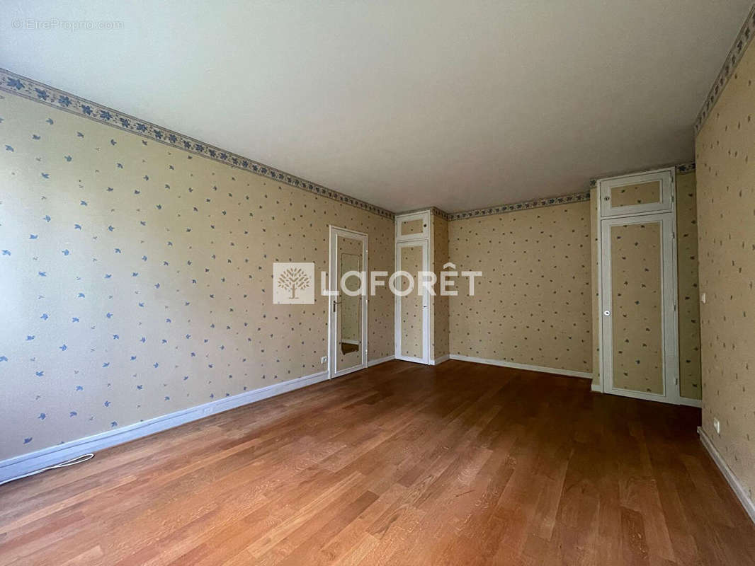 Appartement à CHENNEVIERES-SUR-MARNE