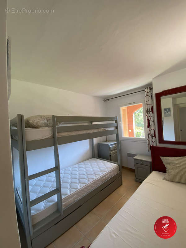 Appartement à ROQUEBRUNE-SUR-ARGENS