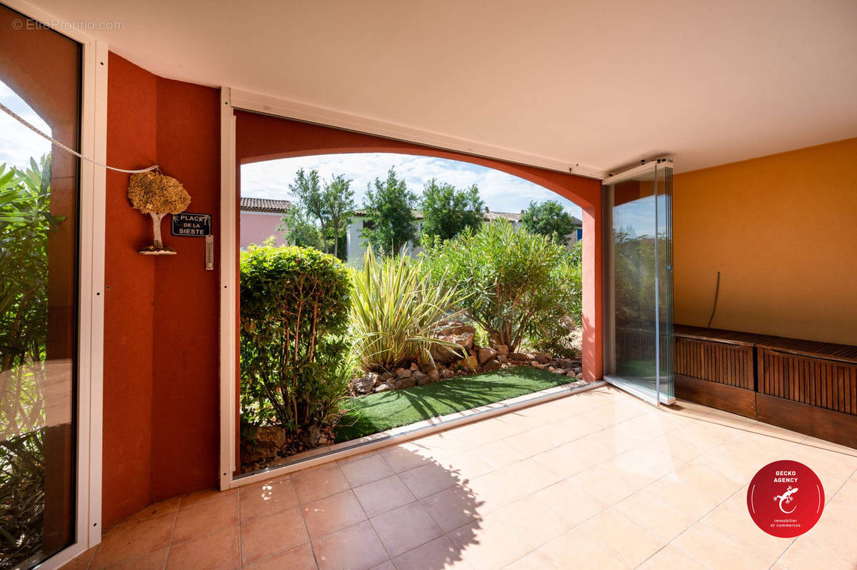 Appartement à ROQUEBRUNE-SUR-ARGENS