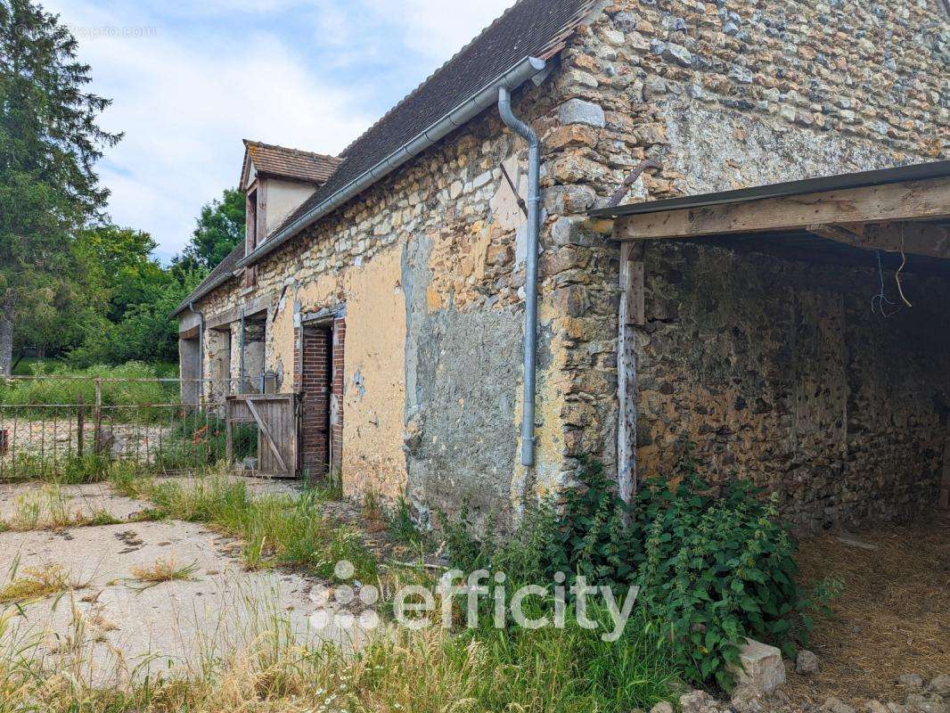 Maison à HOUDAN