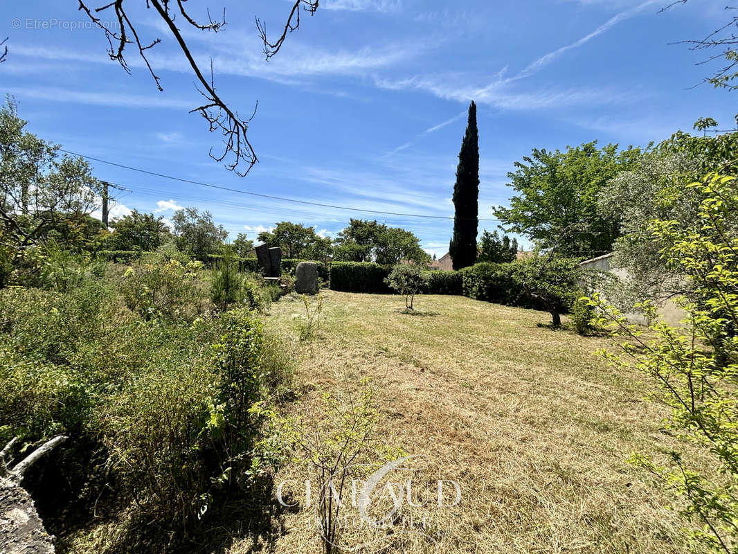 Terrain à AIX-EN-PROVENCE