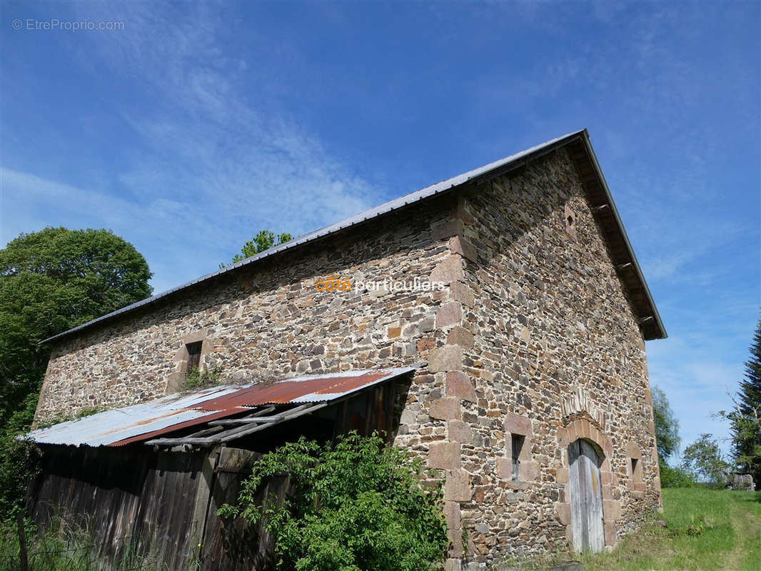 Maison à MARCILLAC-LA-CROISILLE