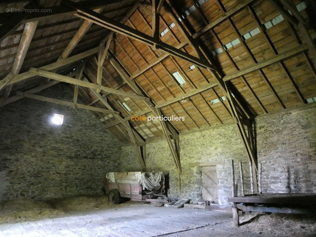 Maison à MARCILLAC-LA-CROISILLE