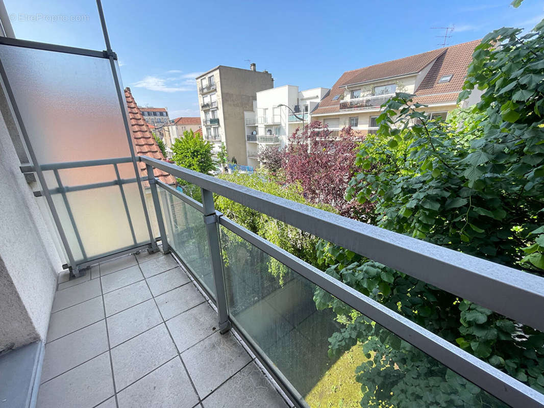 Appartement à LES PAVILLONS-SOUS-BOIS