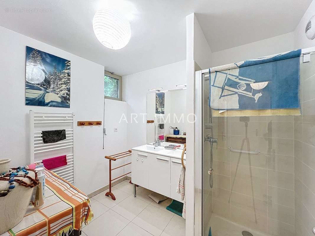 Appartement à MENERBES