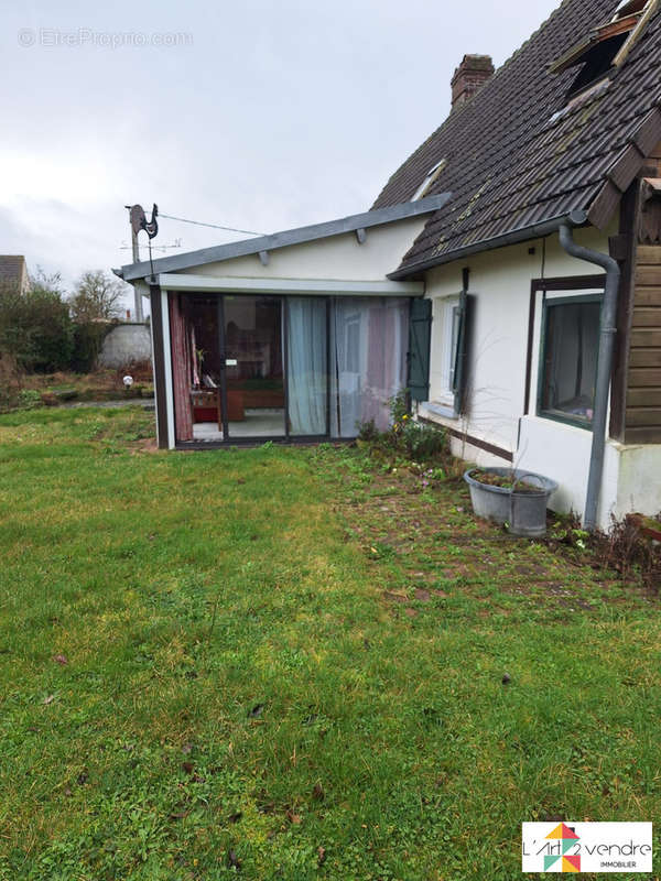 vue coté maison avec veranda - Maison à WAVIGNIES