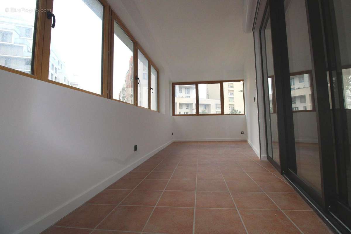 Véranda - Appartement à LYON-8E