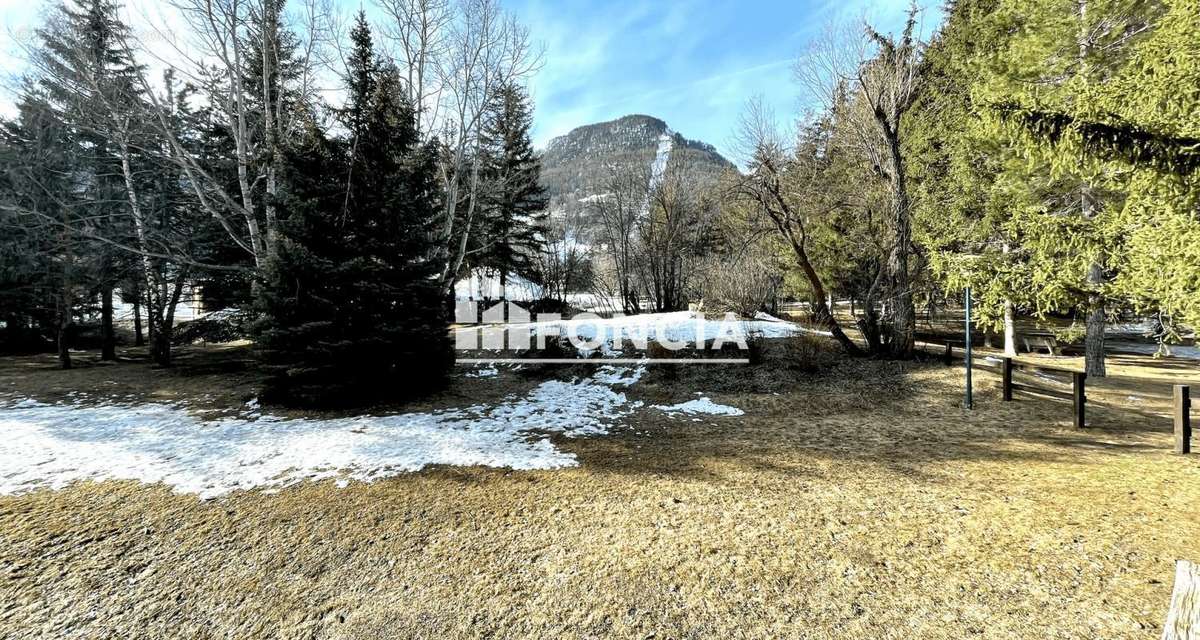 Appartement à LA SALLE-LES-ALPES