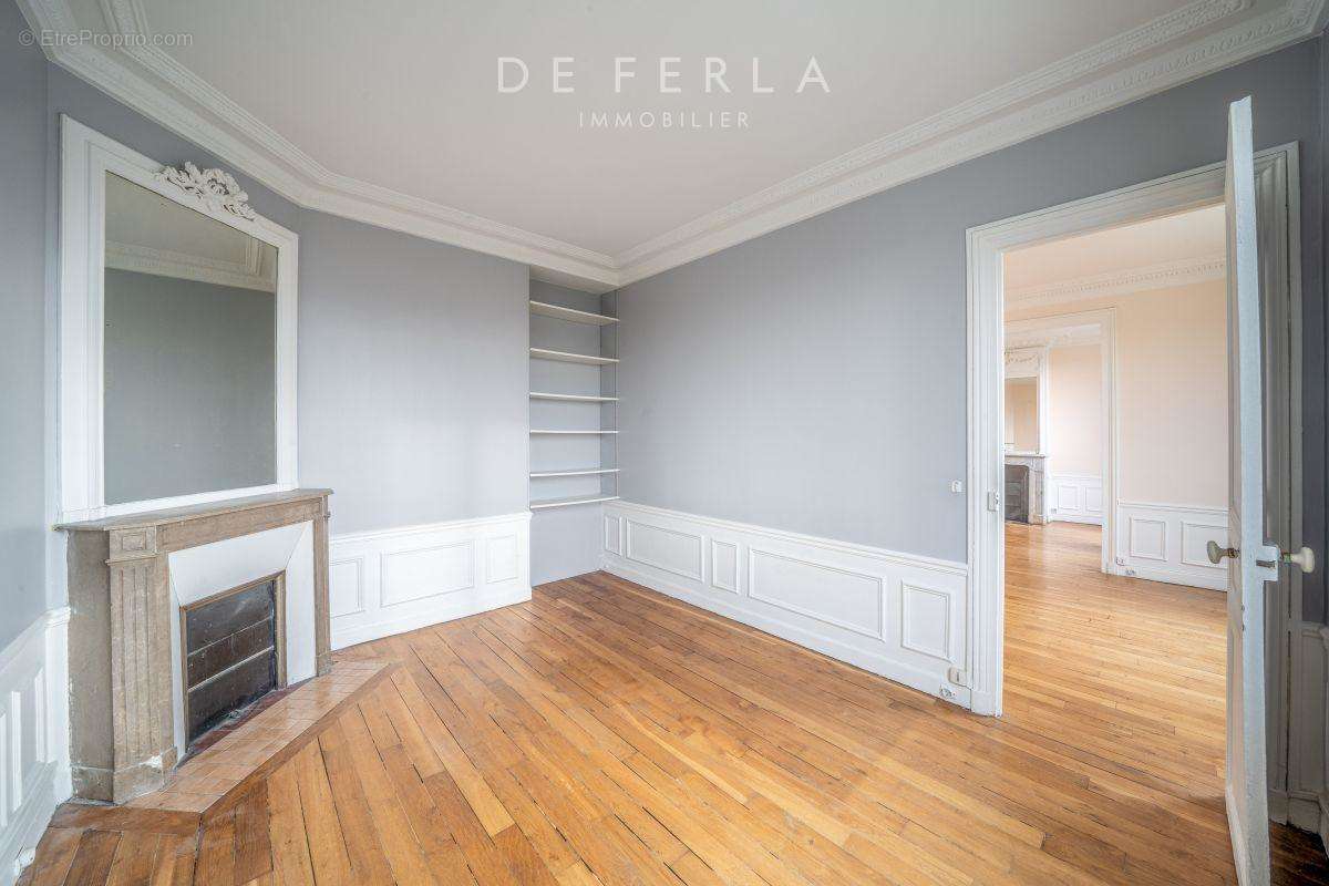 Appartement à PARIS-15E