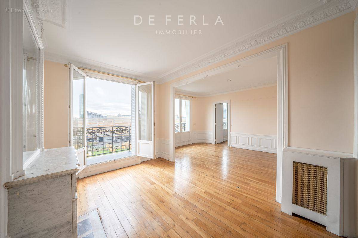 Appartement à PARIS-15E