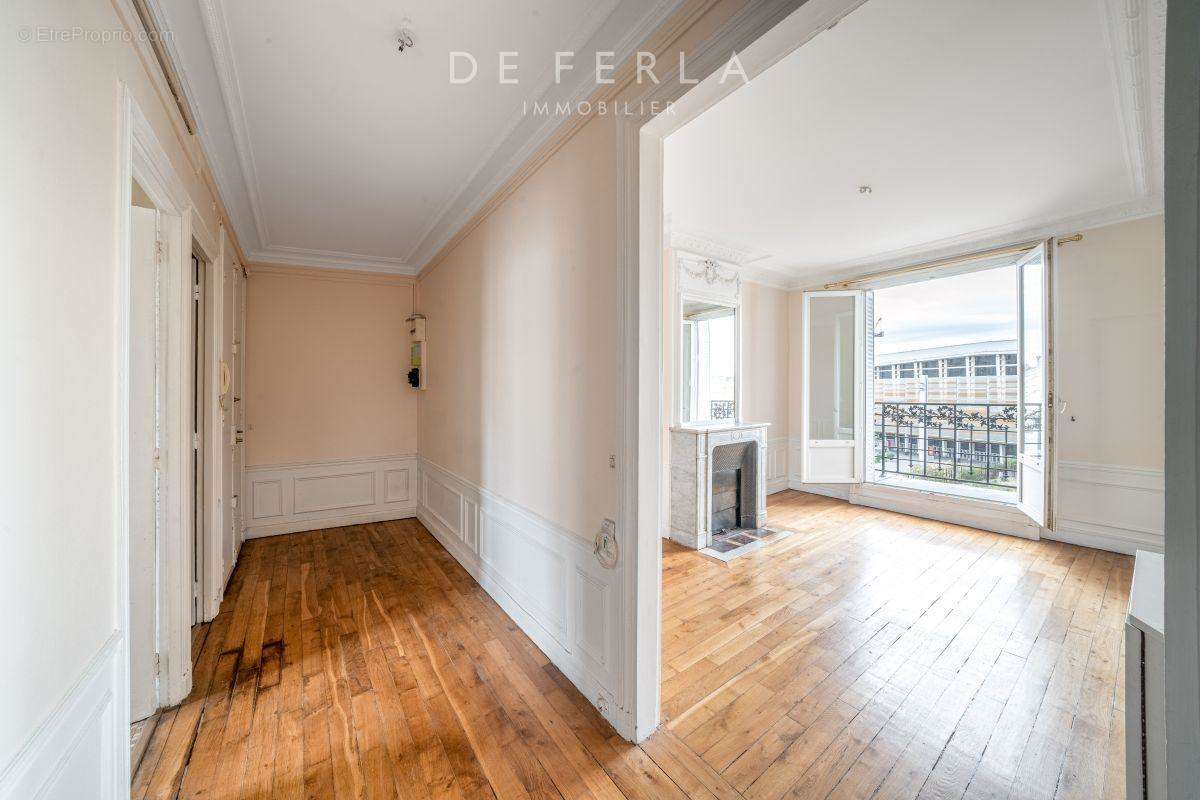 Appartement à PARIS-15E