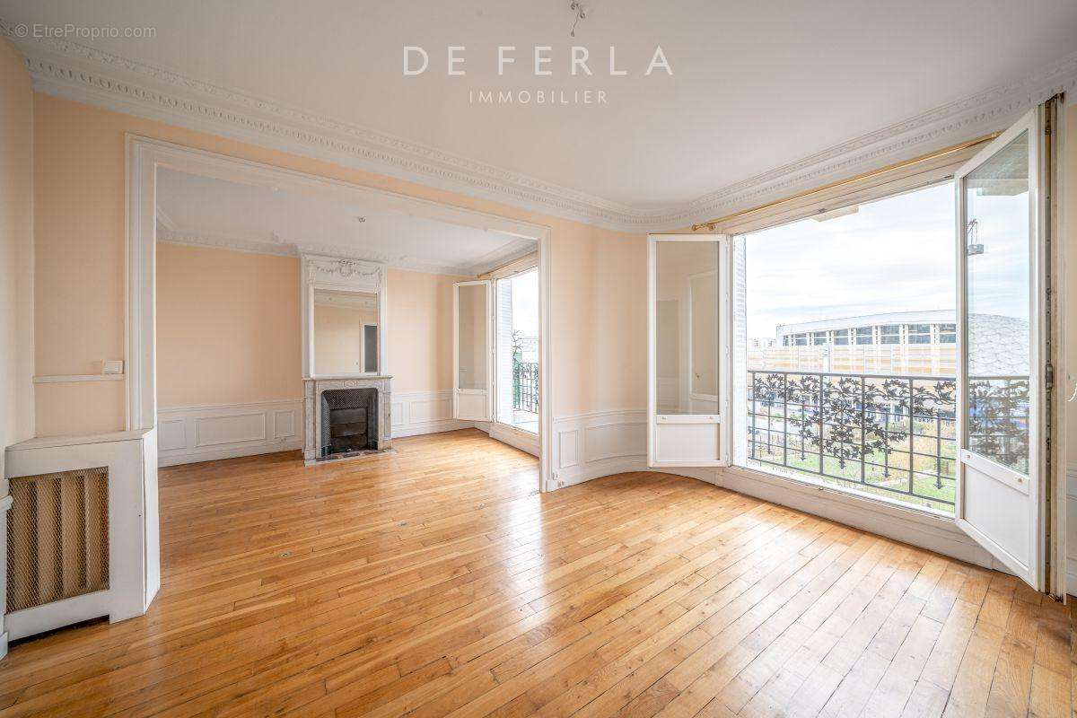 Appartement à PARIS-15E