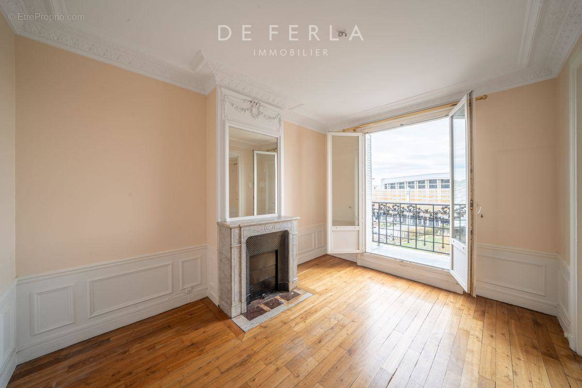 Appartement à PARIS-15E