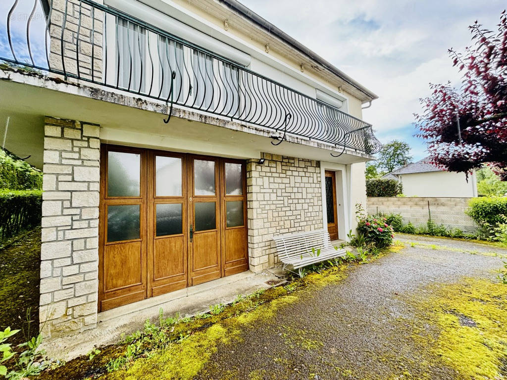 Maison à ARNAC-POMPADOUR