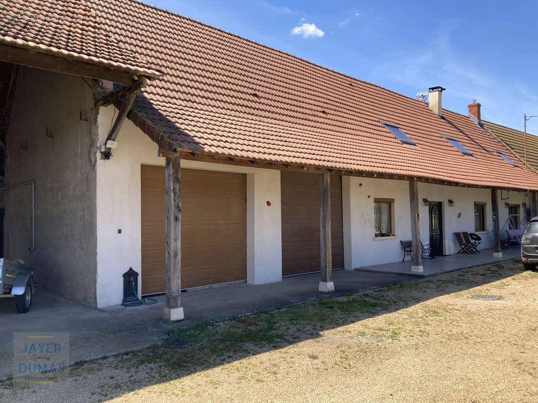 Maison à SAINT-MARTIN-EN-BRESSE