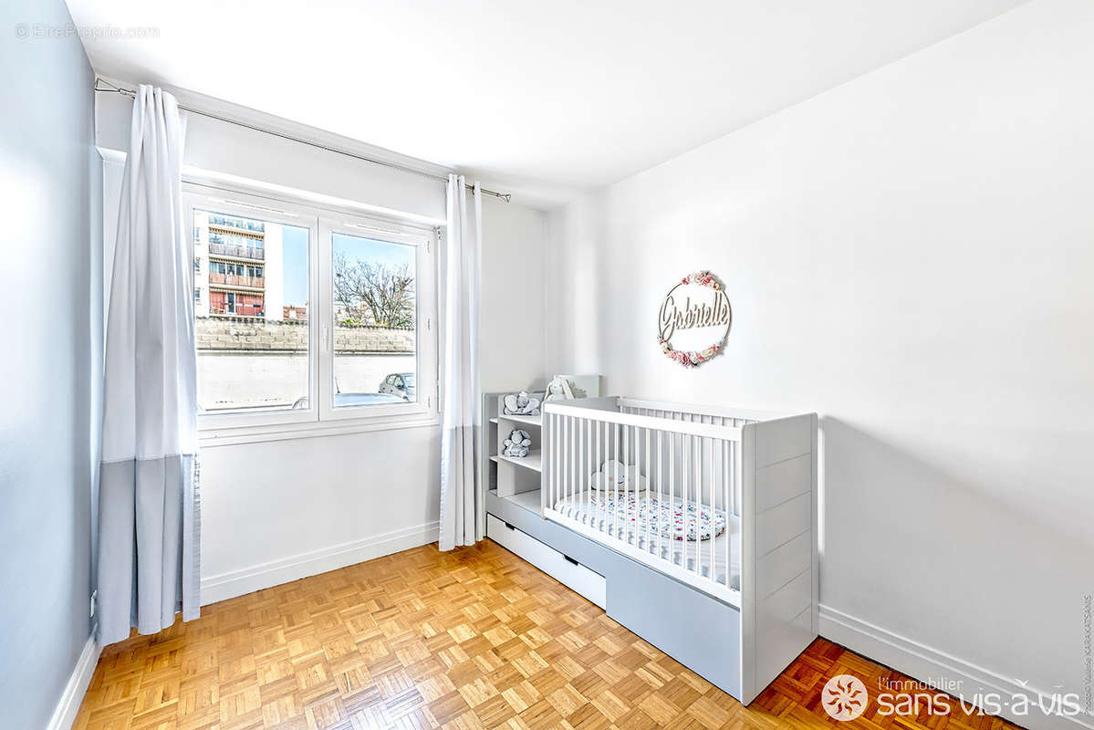 Appartement à COURBEVOIE