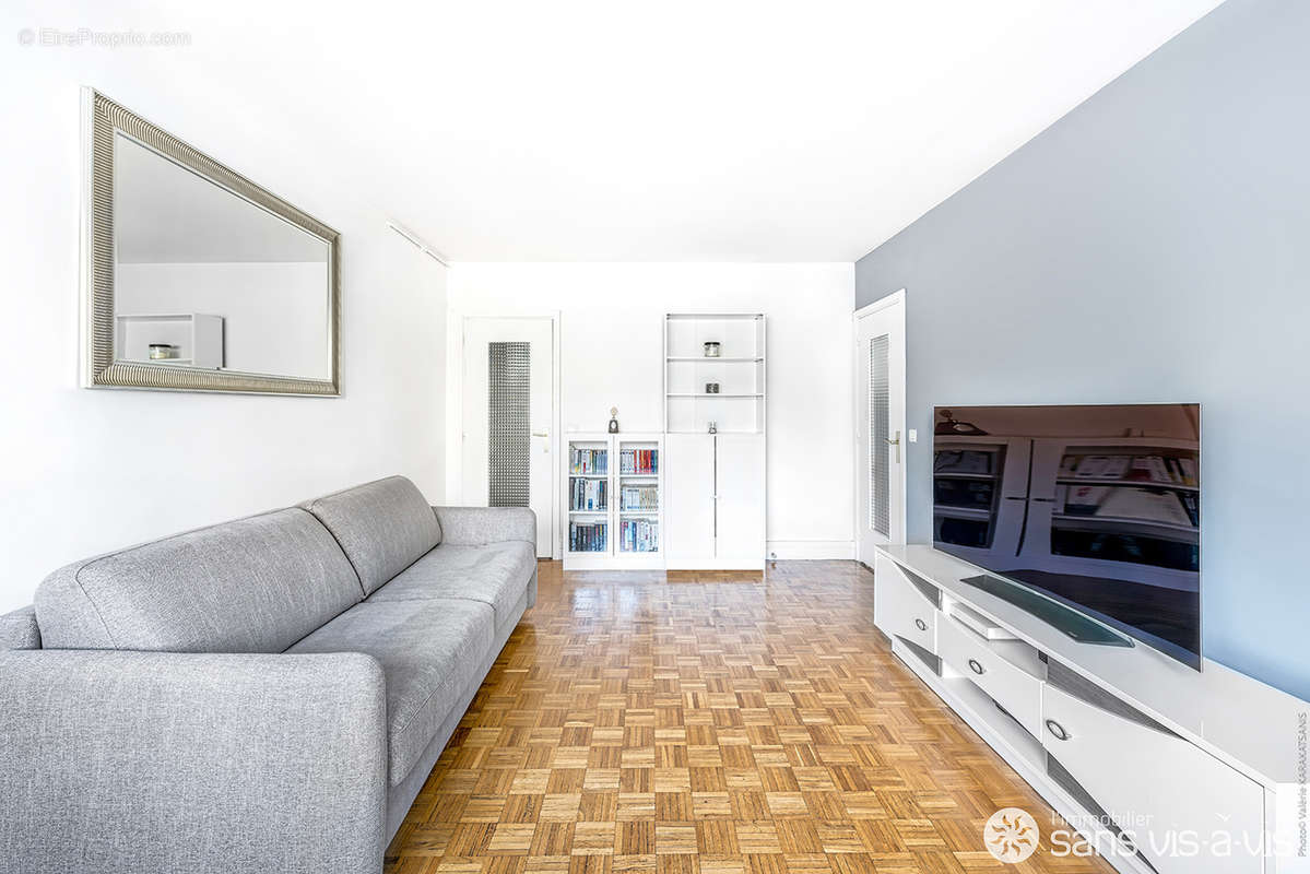 Appartement à COURBEVOIE