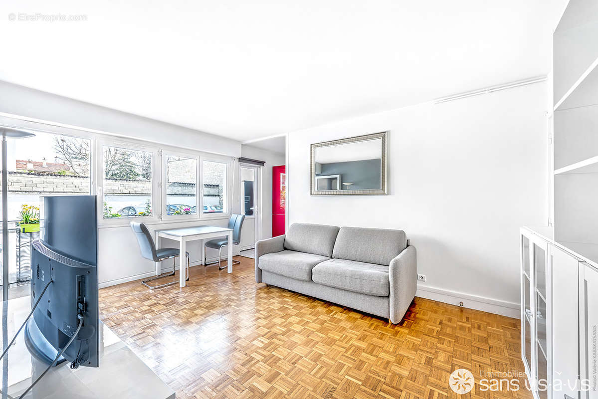 Appartement à COURBEVOIE