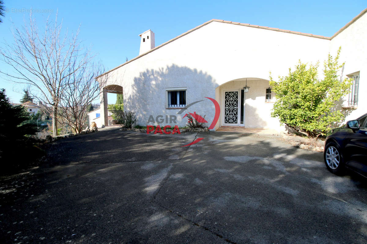 Maison à SAINT-PAUL-EN-FORET