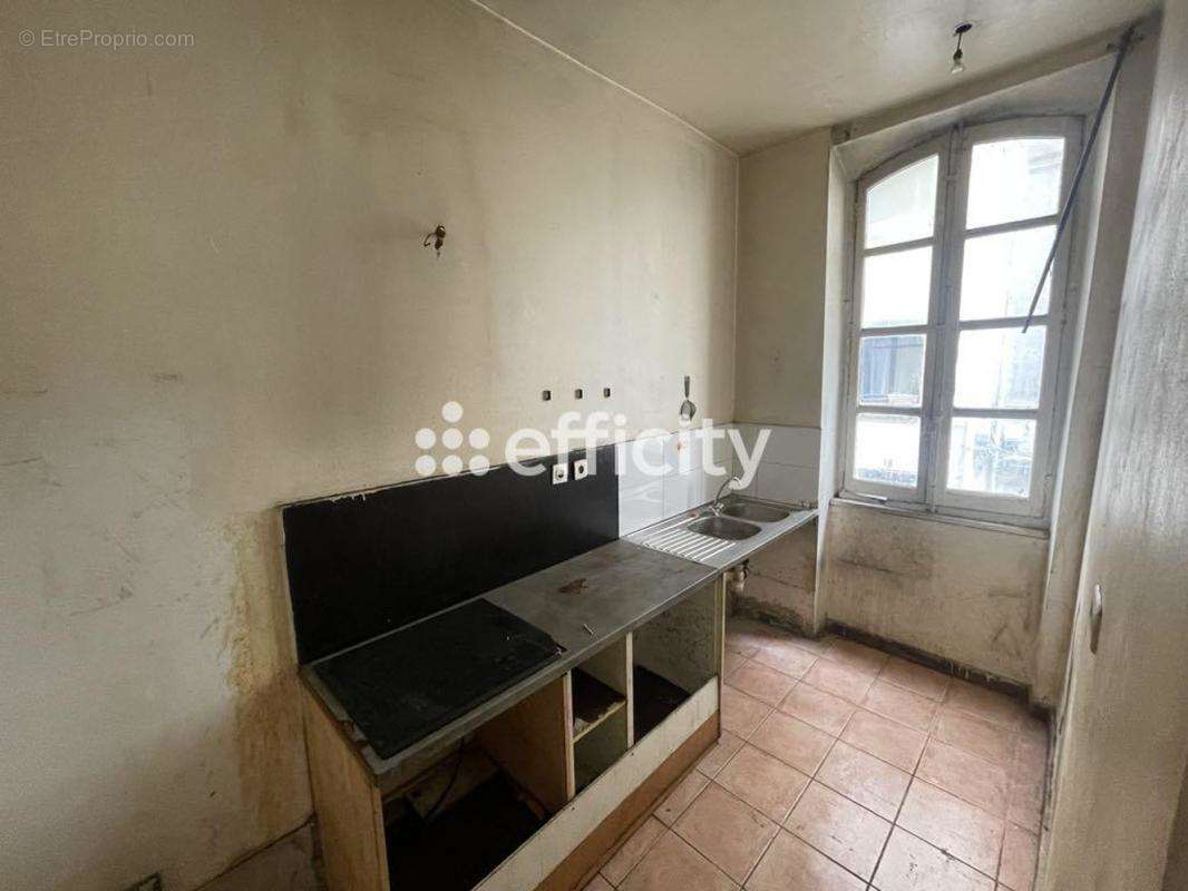 Appartement à MARSEILLE-1E