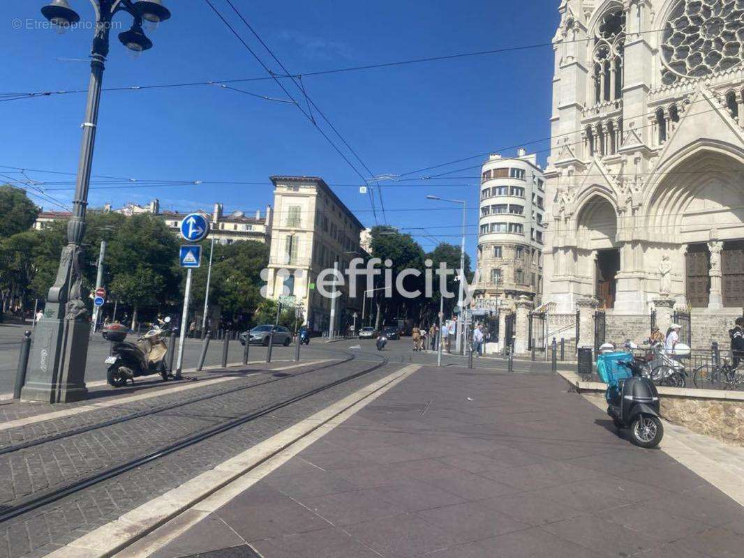 Appartement à MARSEILLE-1E