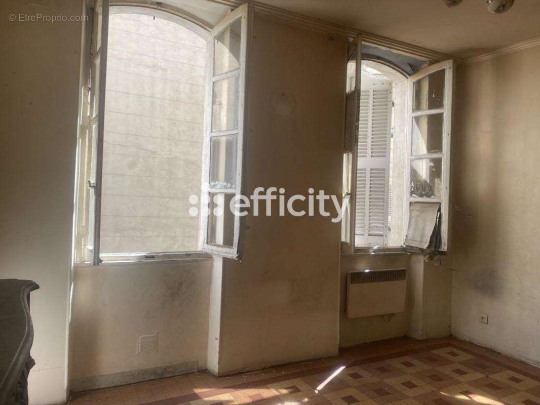 Appartement à MARSEILLE-1E