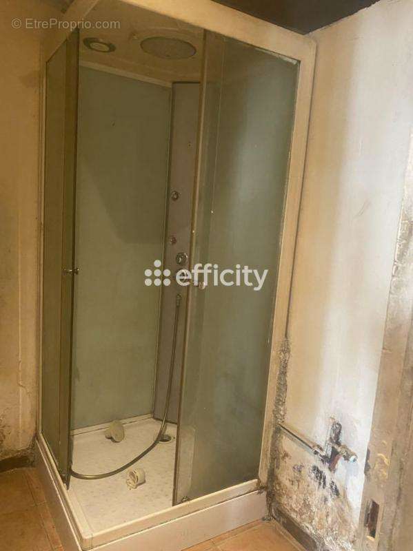 Appartement à MARSEILLE-1E