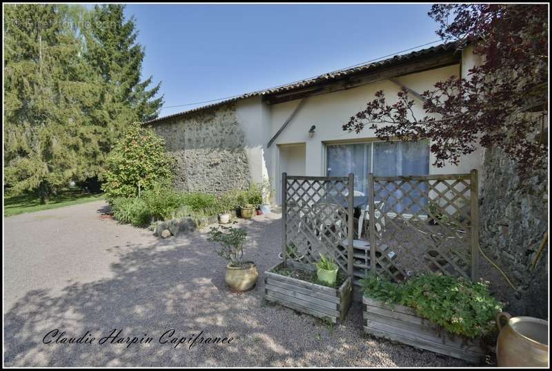 Maison à PARTHENAY