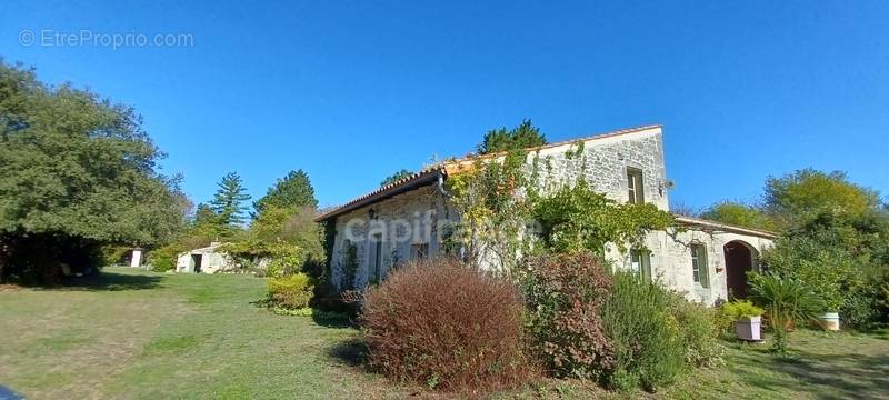 Maison à BORDS