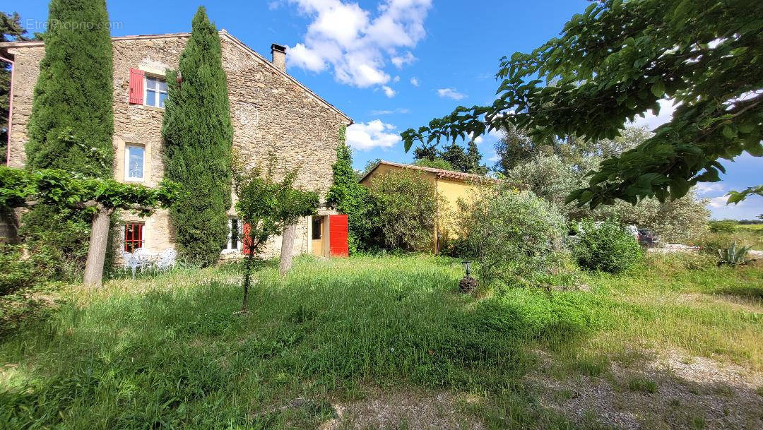 Maison à CAMARET-SUR-AIGUES