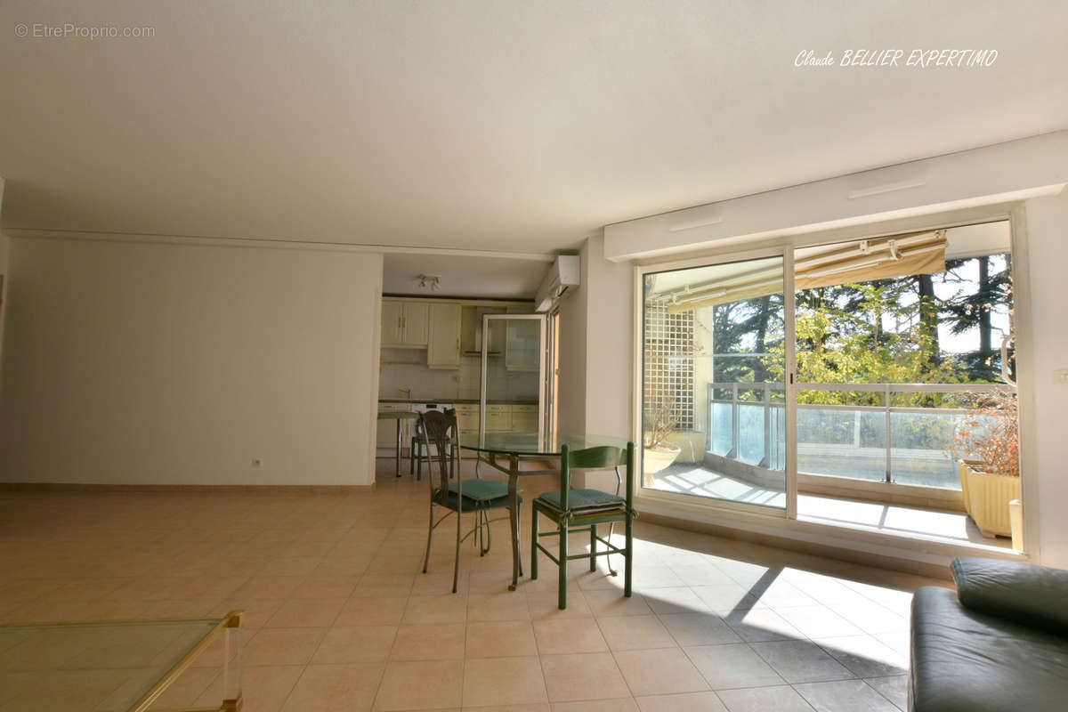 Appartement à MARSEILLE-9E