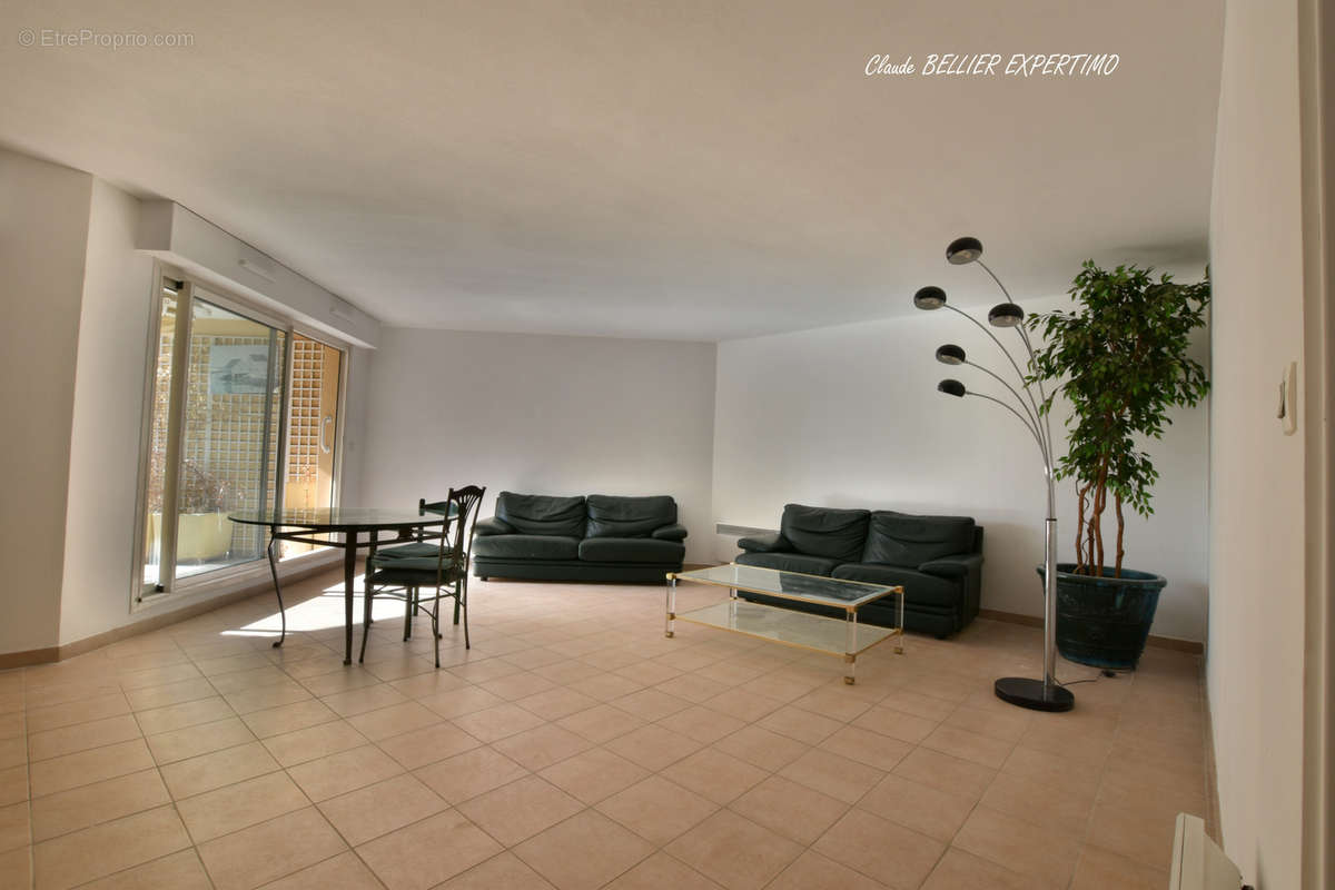 Appartement à MARSEILLE-9E