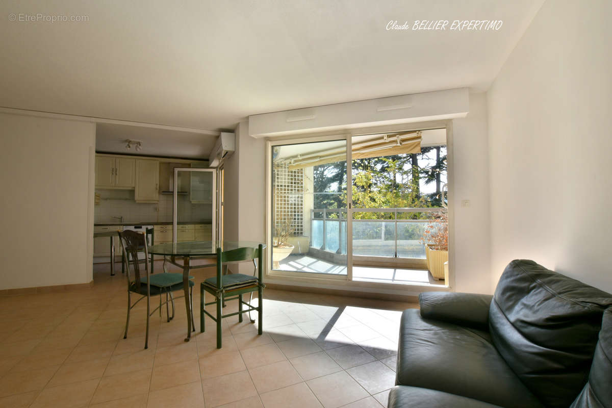 Appartement à MARSEILLE-9E