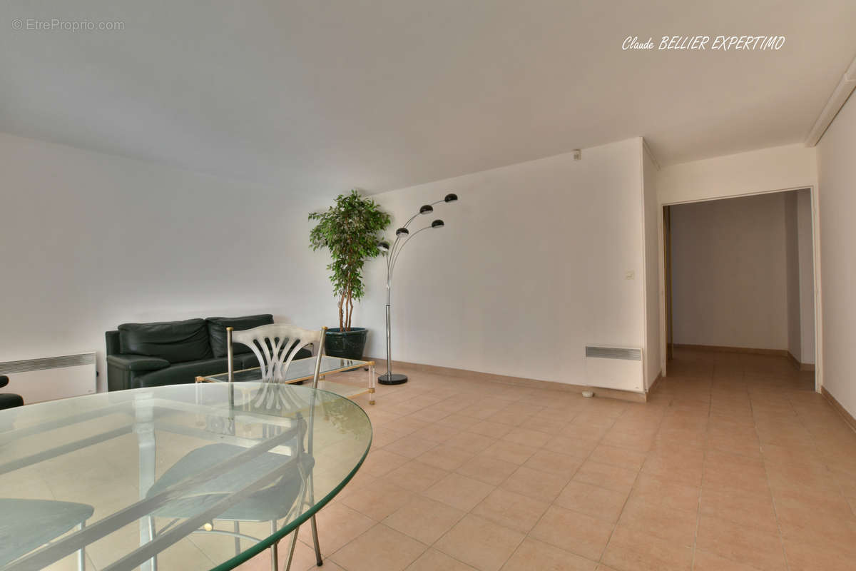 Appartement à MARSEILLE-9E