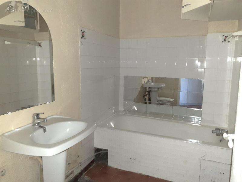   - Appartement à LORGUES