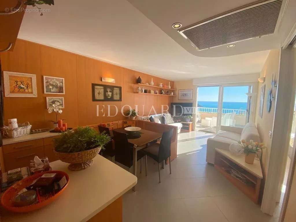 Appartement à ROQUEBRUNE-CAP-MARTIN