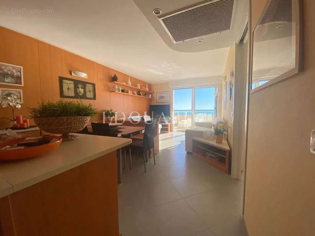 Appartement à ROQUEBRUNE-CAP-MARTIN