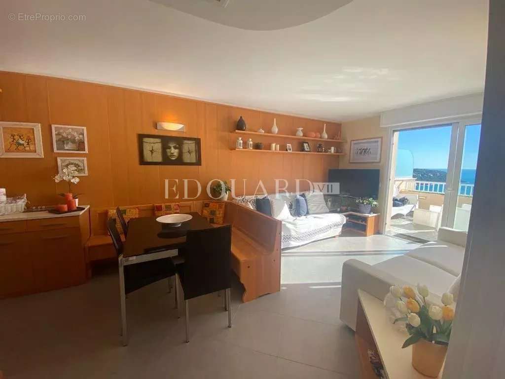 Appartement à ROQUEBRUNE-CAP-MARTIN