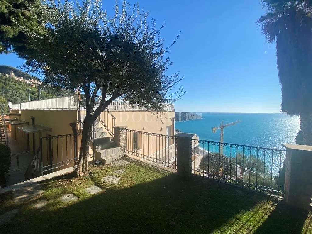 Appartement à ROQUEBRUNE-CAP-MARTIN